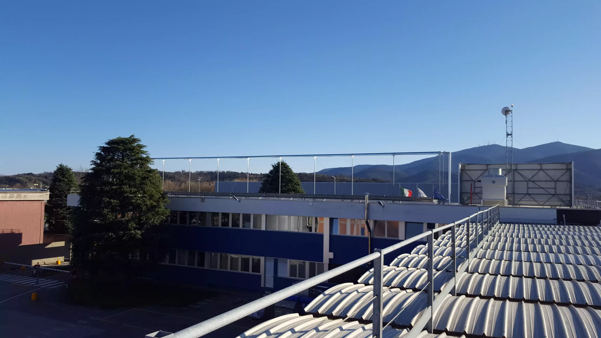 Struttura da 125 m² per impianto di solar cooling nel sito industriale Sofidel – progetto Glayx