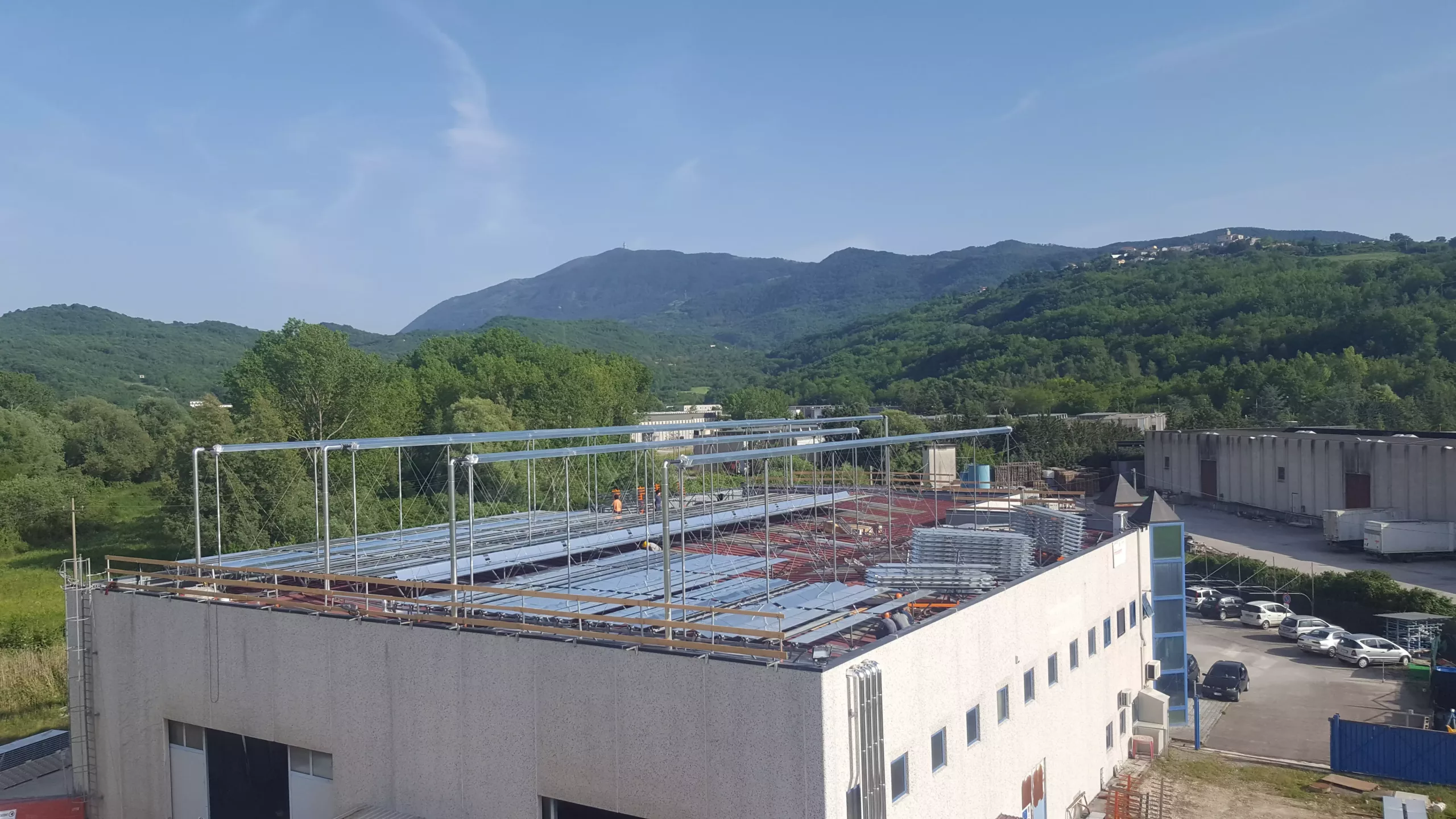 Impianto solar cooling da 600 m² progettato e installato da Glayx per raffrescamento sostenibile