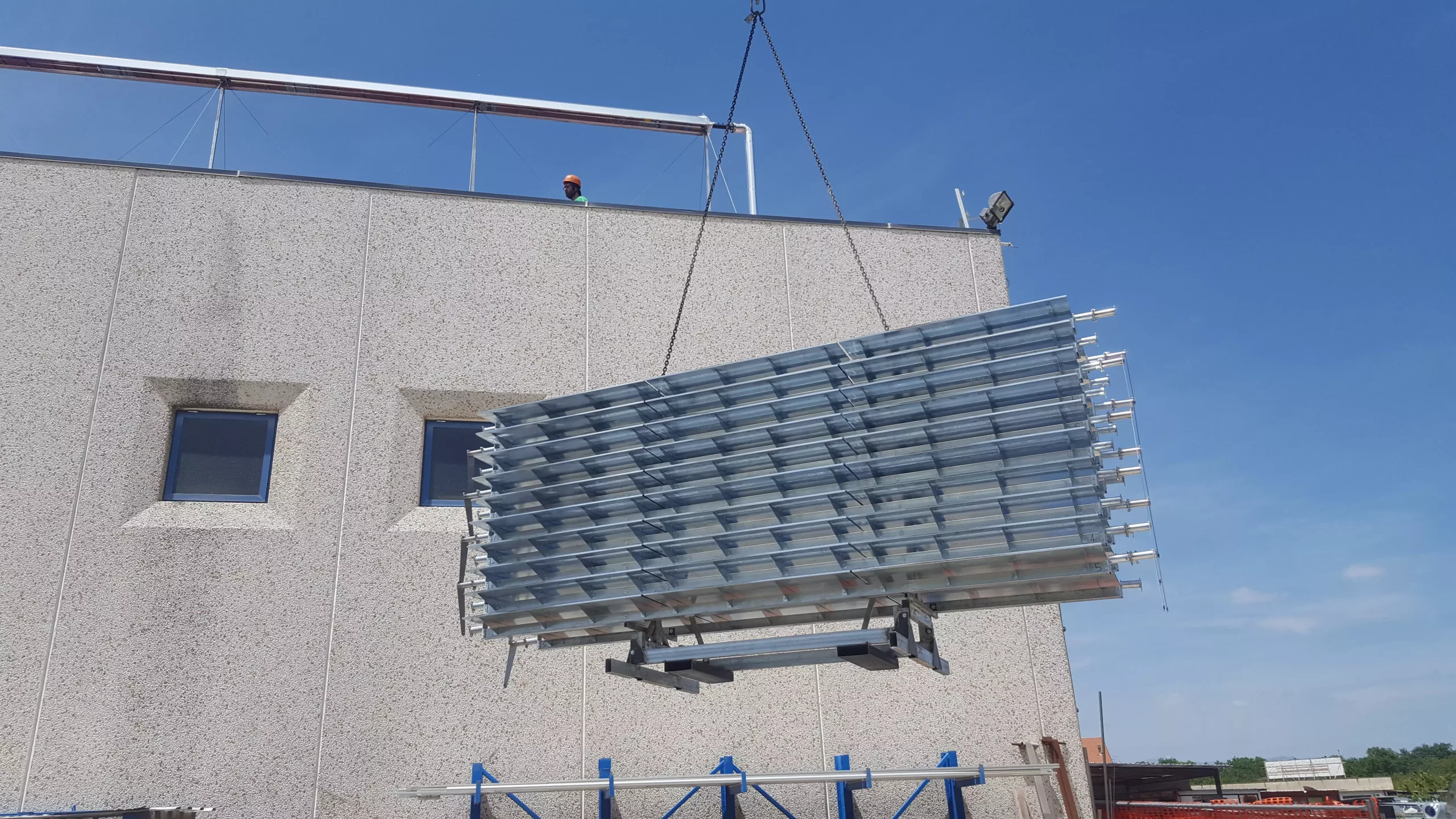 Impianto solar cooling da 600 m² progettato e installato da Glayx per raffrescamento sostenibile