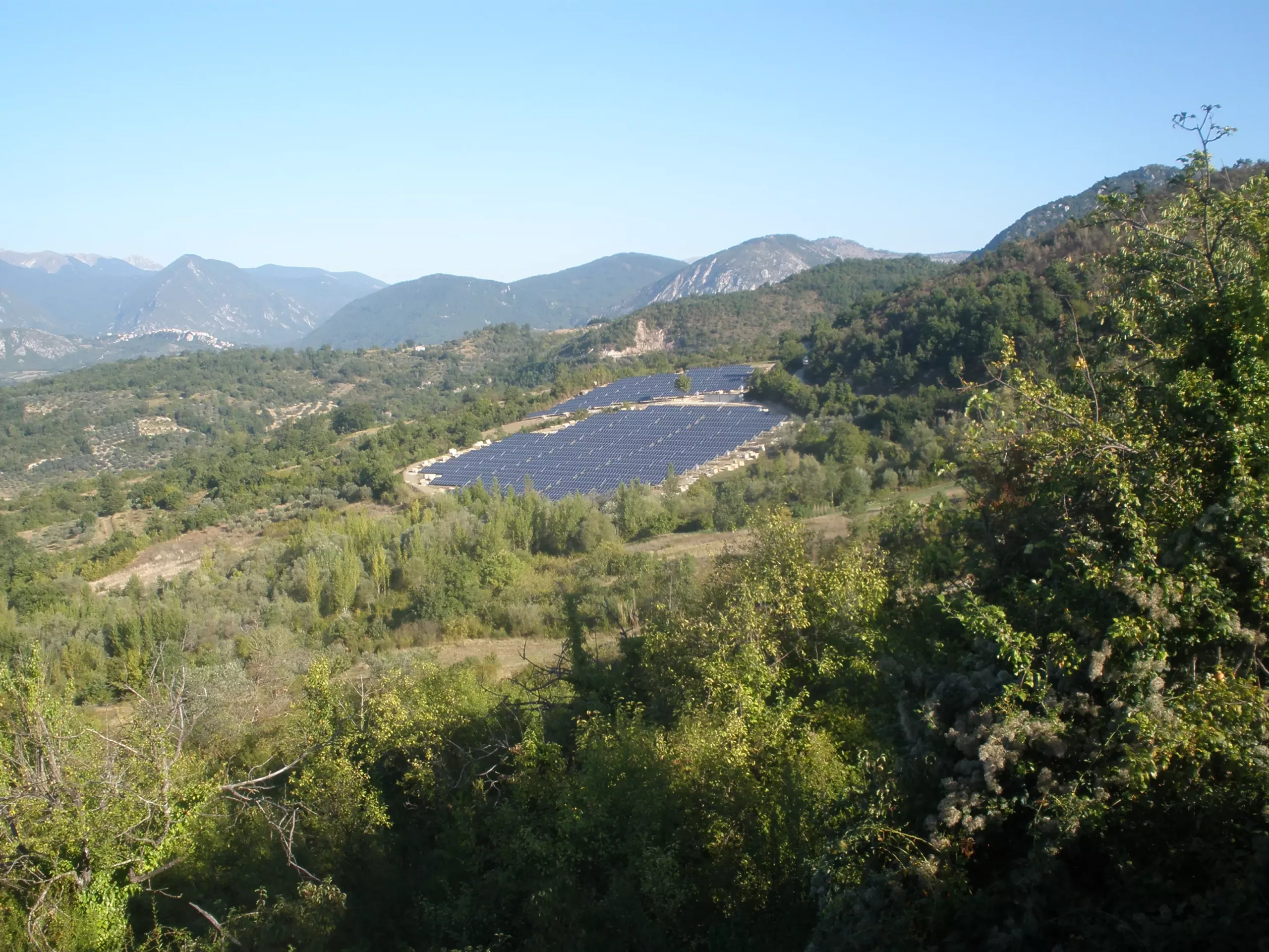 Vista aerea dell’impianto fotovoltaico grande potenza da 992 kW installato da Glayx