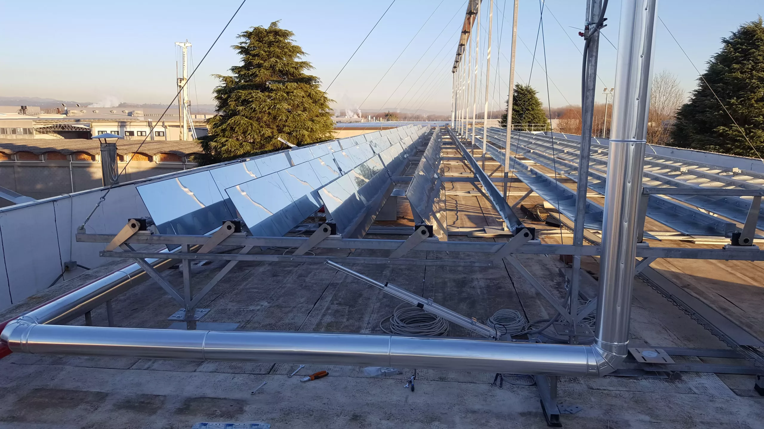 Struttura da 125 m² per impianto di solar cooling nel sito industriale Sofidel – progetto Glayx