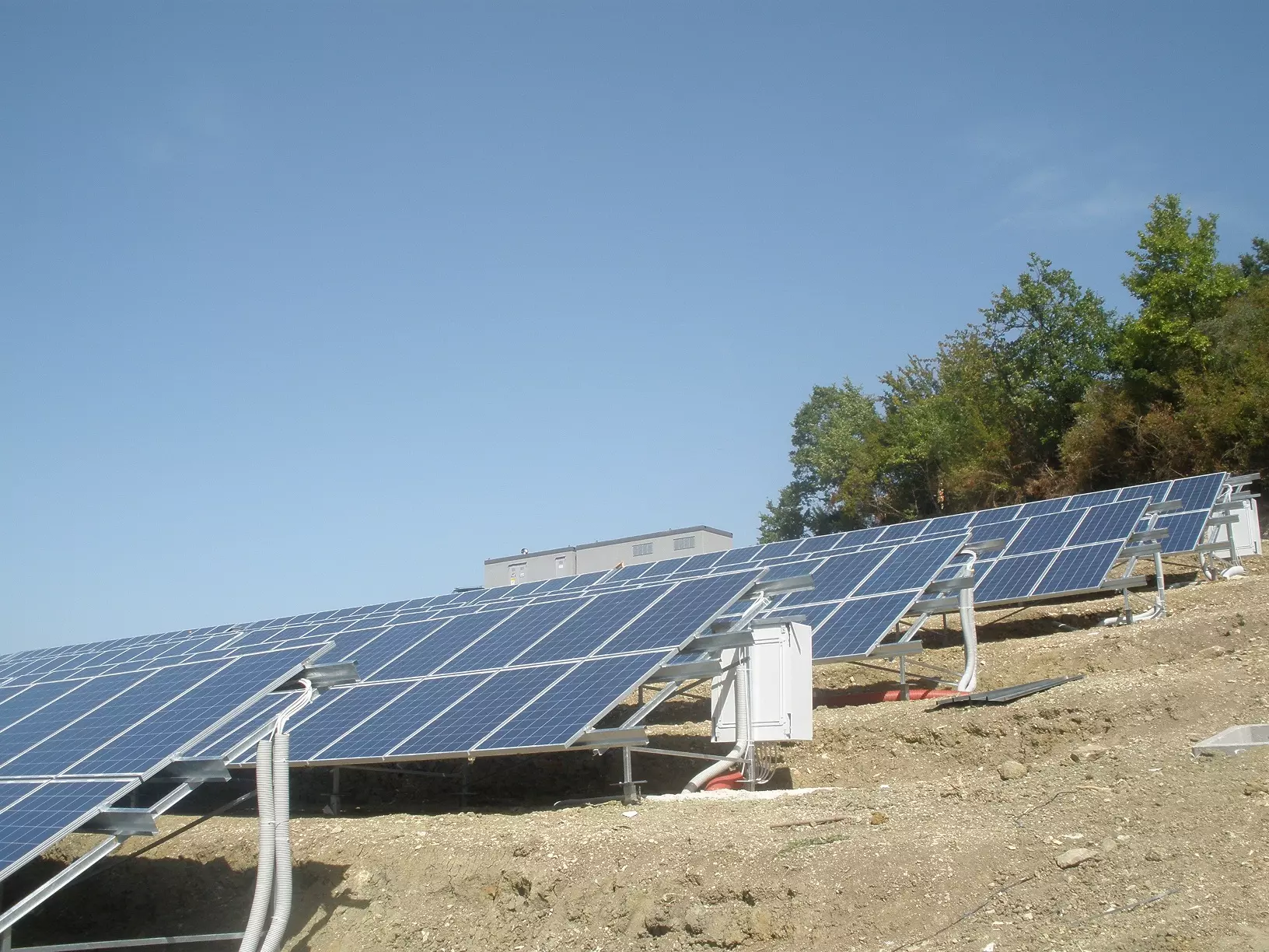 Vista aerea dell’impianto fotovoltaico grande potenza da 992 kW installato da Glayx