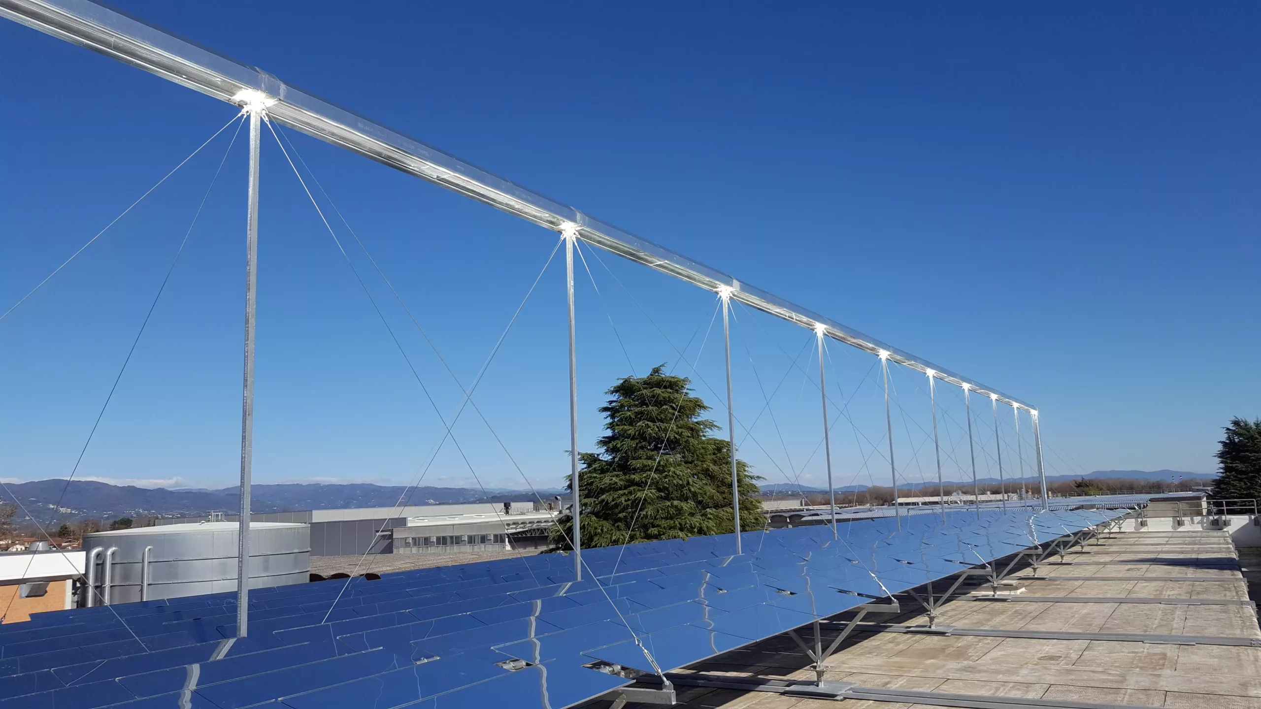 Struttura da 125 m² per impianto di solar cooling nel sito industriale Sofidel – progetto Glayx
