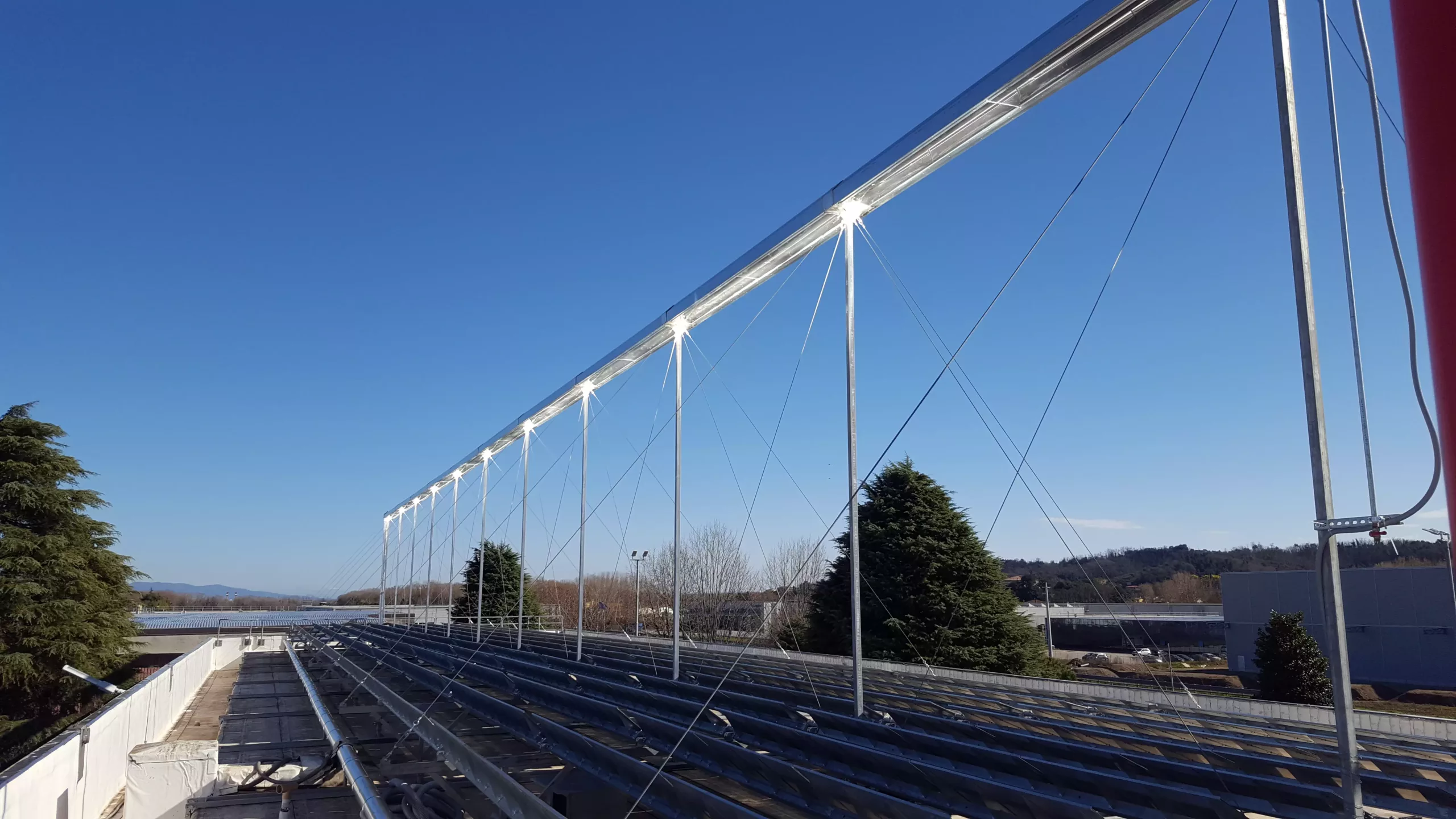 Struttura da 125 m² per impianto di solar cooling nel sito industriale Sofidel – progetto Glayx