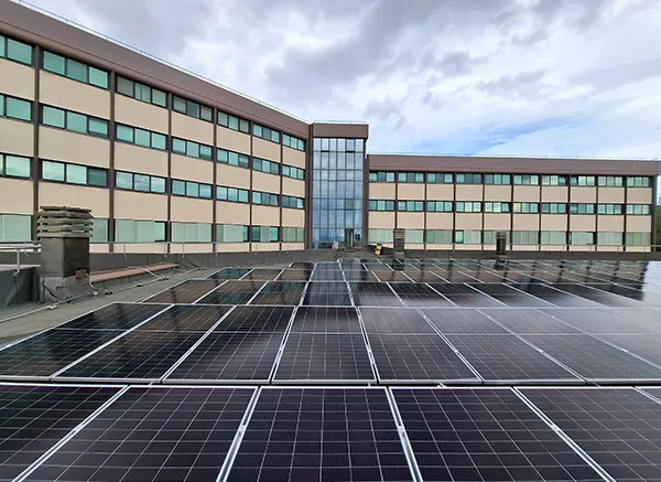 Responsible Research Hospital di Campobasso - Impianto fotovoltaico sul tetto dell’ospedale realizzato da Glayx